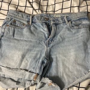 Gap shorts with cute flower pocket